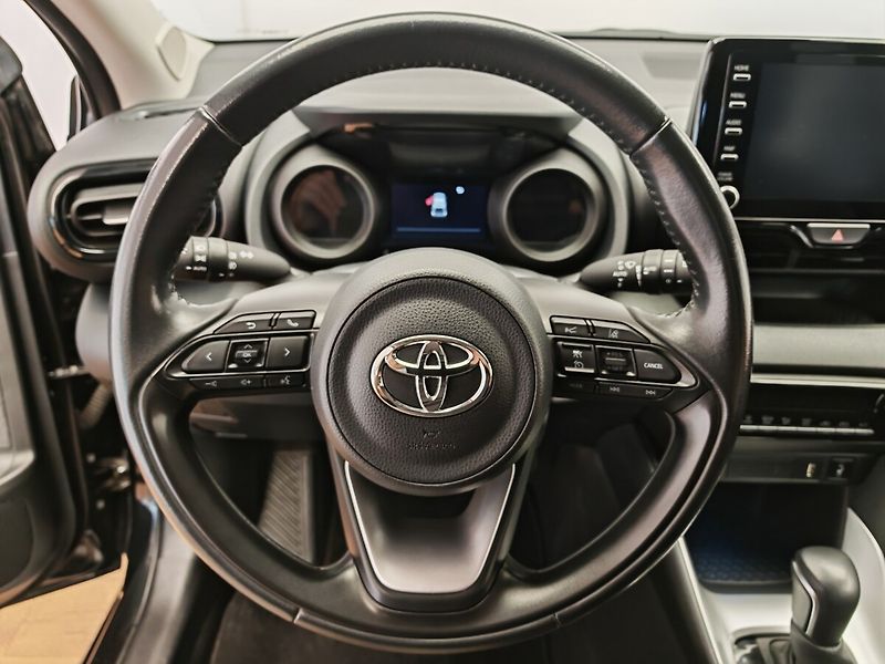 Toyota Yaris 1.5 Hybrid  Comfort Tech Style - fotka 31 z 39