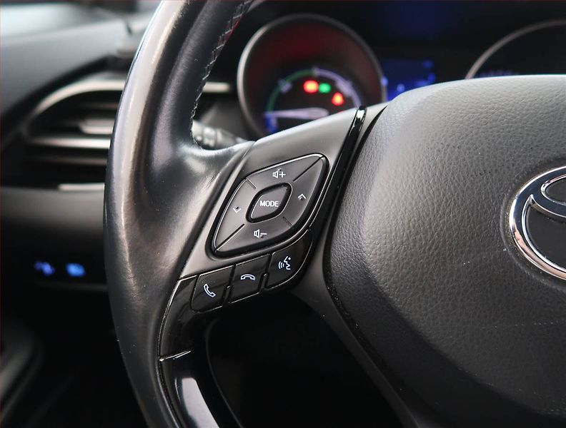 Toyota C-HR (2018) 1.8 Hybrid, Automat - fotka 16 z 23