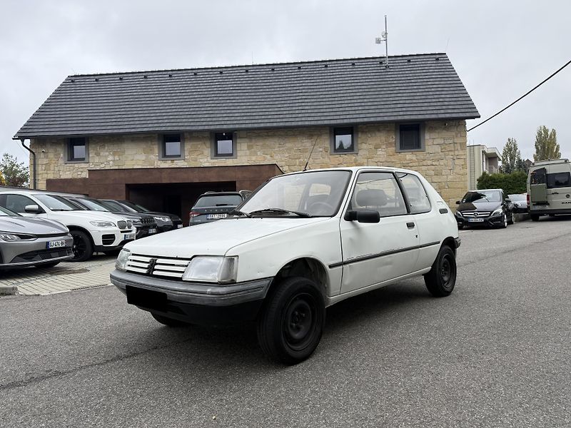 Peugeot 205 1.9 TD 51 kW - fotka 3 z 16