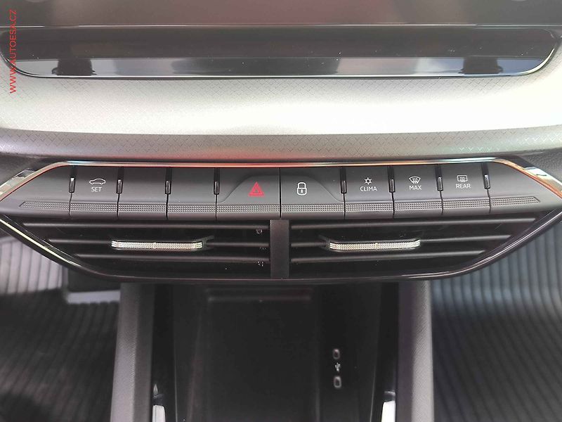 Škoda Octavia (2022) 1.5 TSi, 1.maj,ČR, Ambition - fotka 15 z 24