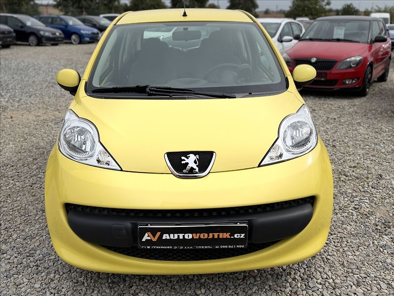 Peugeot 107 1,0 i 77tKm KLIMA SERVO - fotka 2 z 19