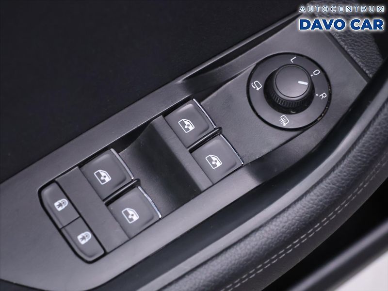 Škoda Superb 2,0 TDI 147kW 4x4 L&K DSG DPH - fotka 17 z 46