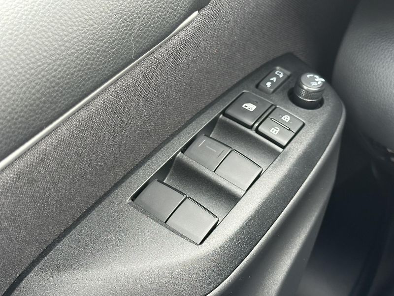 Toyota Yaris (2026) 1.5 HEV Comfort Business - fotka 6 z 24