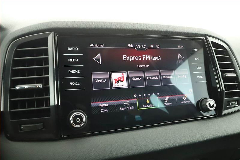 Škoda Karoq (2023) Sportline 2.0 TDI - fotka 10 z 17