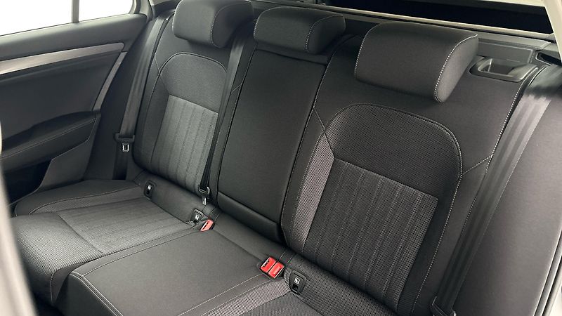 Škoda Superb 2.0 TDI DSG Style Combi - fotka 15 z 25