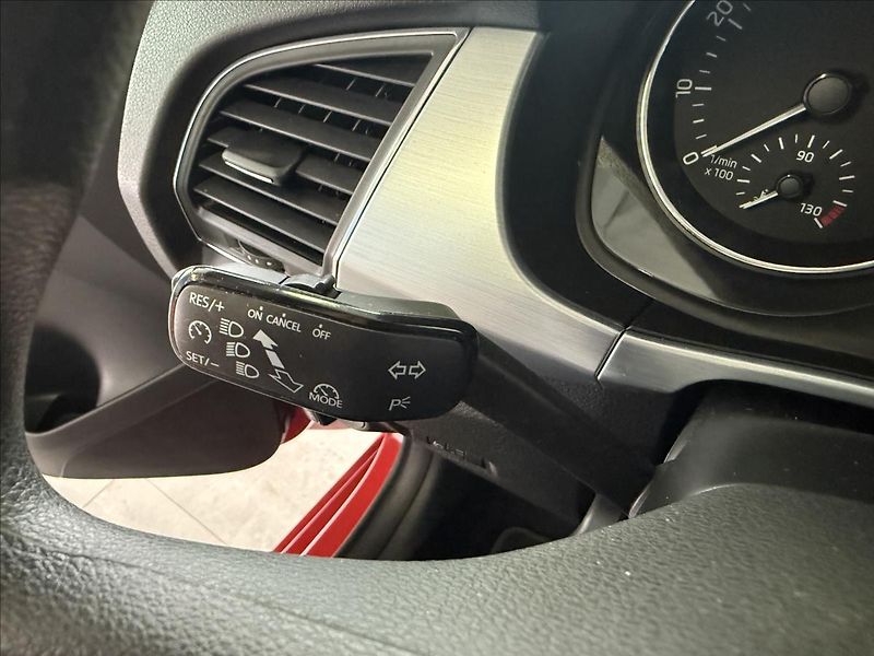 Škoda Fabia 1,0   1.MAJ,SERVISKA,AMBITION - fotka 9 z 18