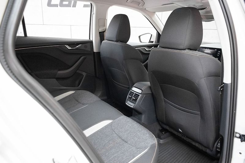 Škoda Kamiq 1.6 TDI STYLE*KESSY*ČR 1.MAJ - fotka 13 z 40