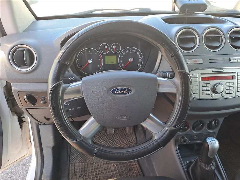 Ford Transit Connect 1,8 TDCI KLIMA,KOUPENO CZ - fotka 7 z 11