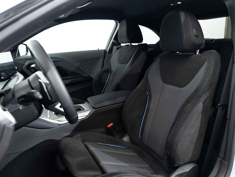 BMW Řada 2 M240i xDrive Coupé - fotka 19 z 21