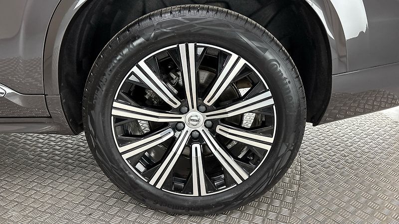 Volvo XC90 2.0 B5 AUT AWD Plus Bright - fotka 19 z 30