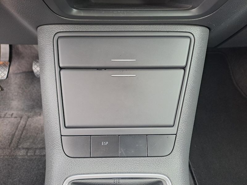 Volkswagen Golf Plus (2005) 1.9 TDi, SERVISKA - fotka 23 z 31