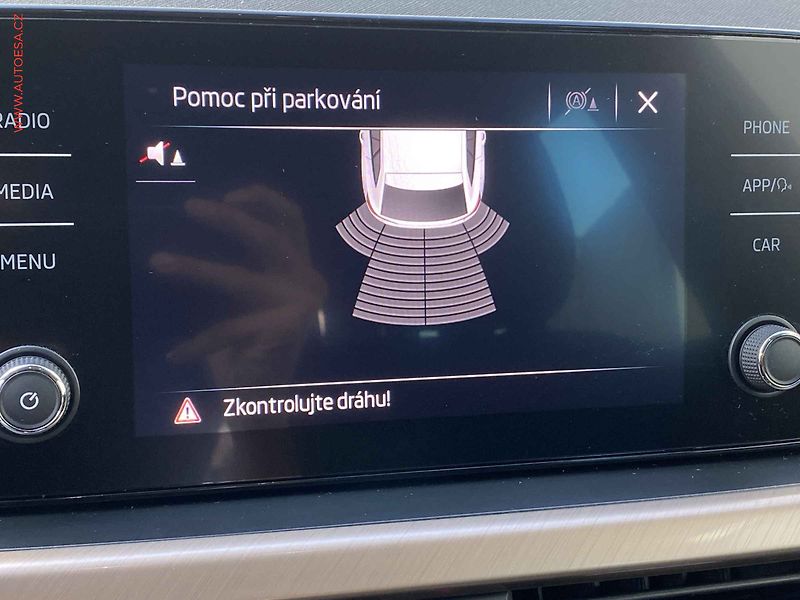 Škoda Scala (2020) 1.0 G-TEC, ČR, Style, LED - fotka 16 z 18