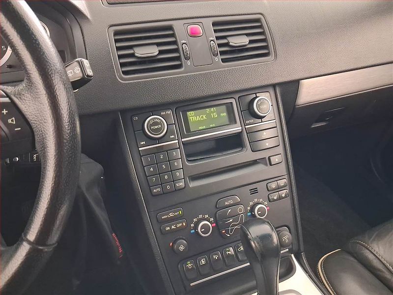 Volvo XC90 (2010) D5, 4X4, Automat, 7 míst - fotka 12 z 21