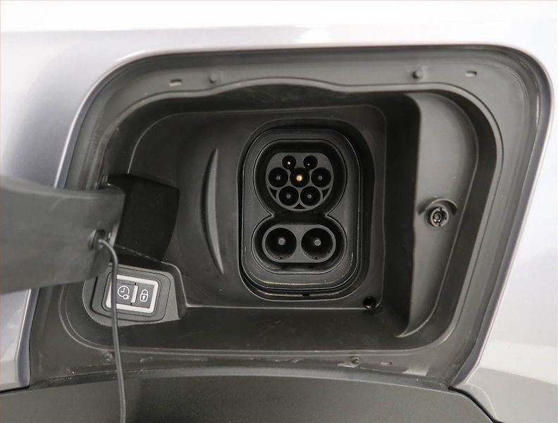 Opel Mokka (2022) Electric 50 kWh, SoH 99% - fotka 23 z 24