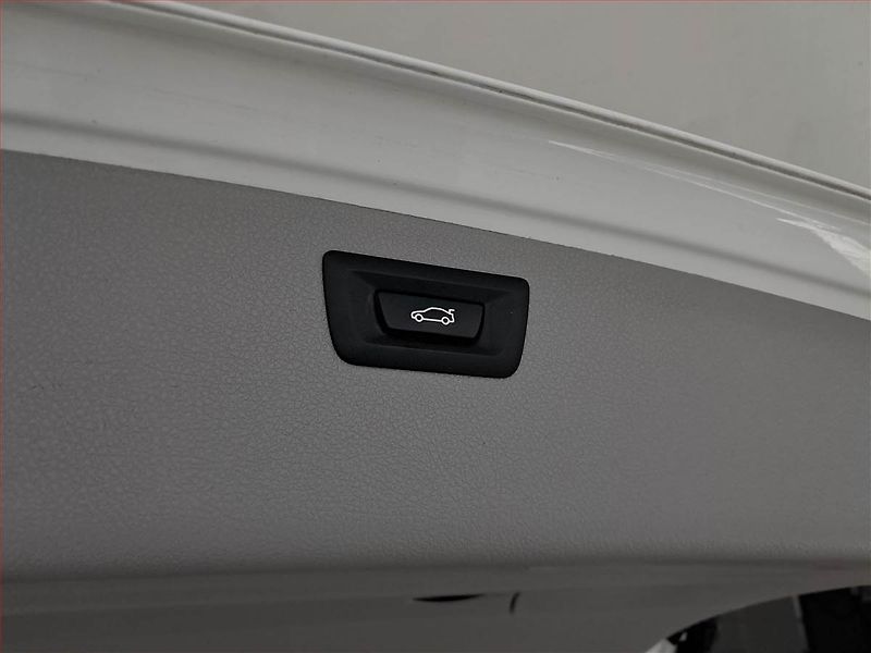 BMW Řada 3 (2017) 318 d, Automat, Navi, Tempomat - fotka 19 z 24