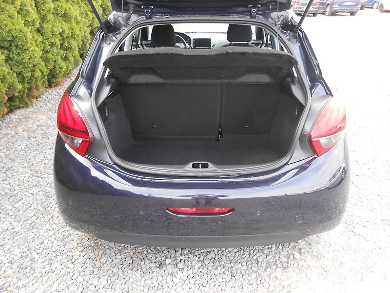 Peugeot 208 NAVIGACE,CHROM,LED!! - fotka 22 z 42