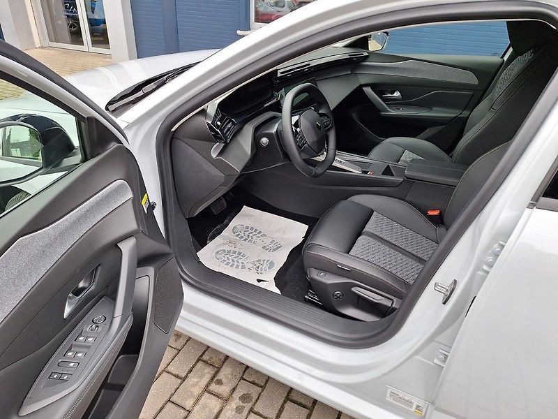 Peugeot 308 (2025) SW ALLURE Hybrid 145 e-DCS6 - fotka 13 z 19