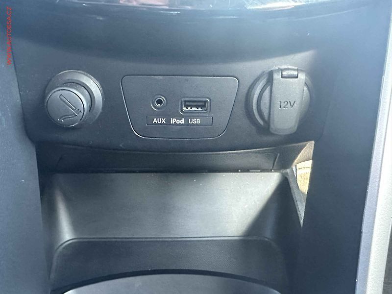 Hyundai i30 (2015) 1.6 16V, ČR, AAC, tempo - fotka 15 z 19
