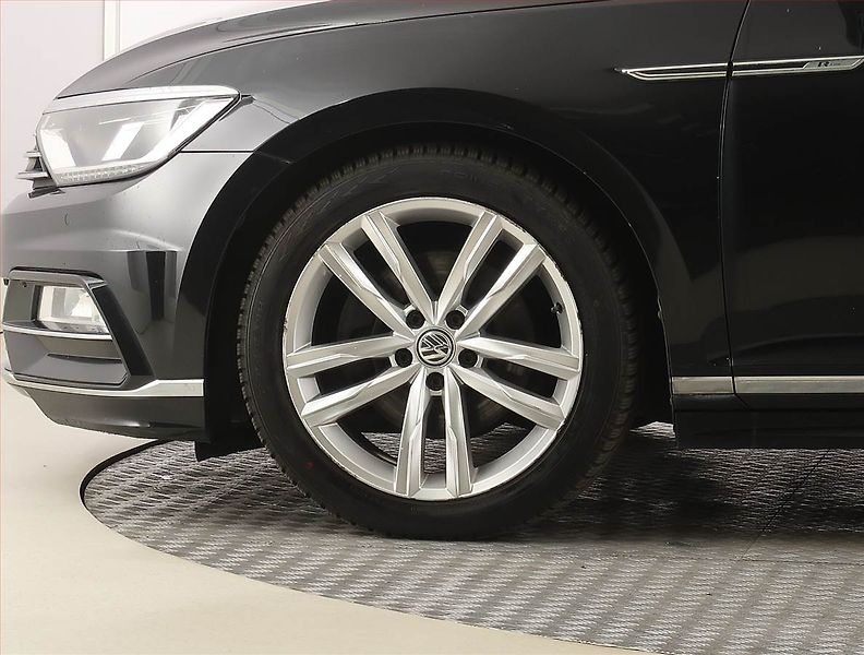 Volkswagen Passat (2015) 2.0 TDI, Automat, Kůže, Navi - fotka 15 z 28