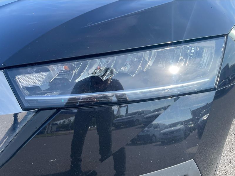 Škoda Octavia COMBI 1.5 TSi M-HEV DSG 7st. S - fotka 28 z 29