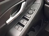 Hyundai i30 (2017) 1.0 T-GDI, Tempomat - náhled 19