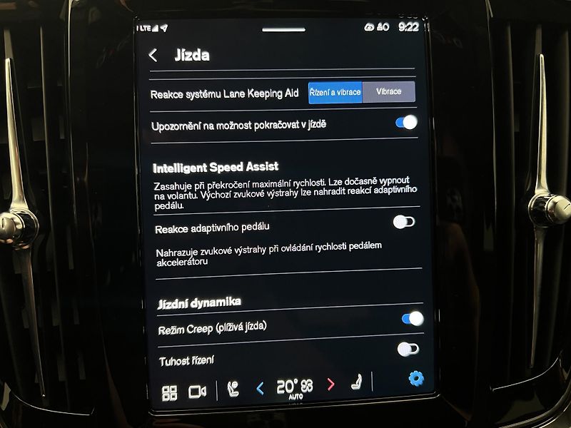 Volvo V90 T6 AWD DARK PLUS - fotka 35 z 45