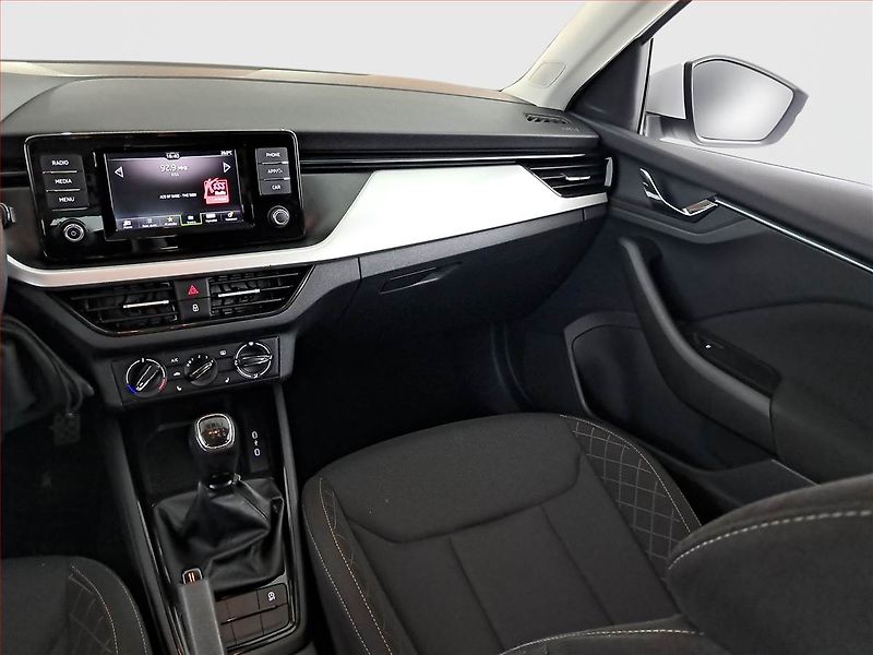 Škoda Scala (2019) 1.6 TDI, Tempomat - fotka 8 z 17