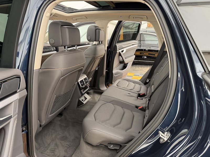 Volkswagen Touareg 3.0Tdi*210kw*1MAJ*DPH*ELEGANCE - fotka 12 z 49