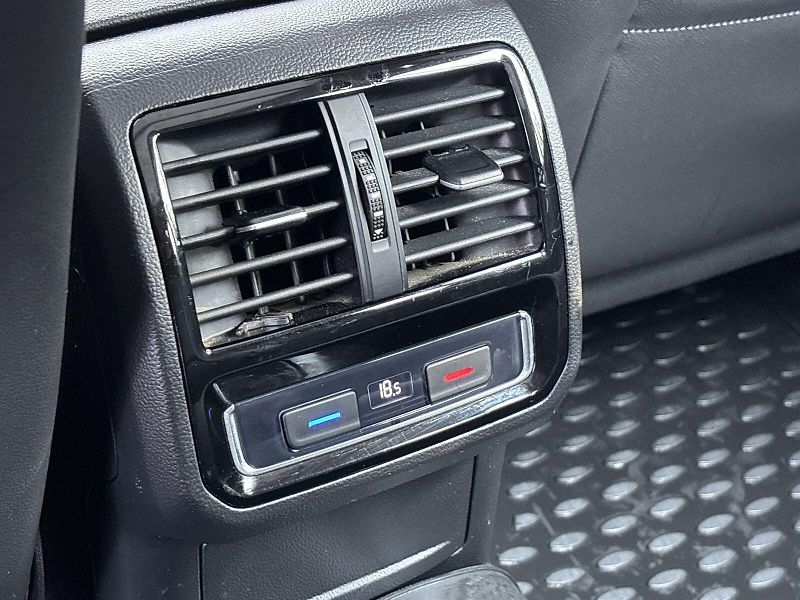 Volkswagen Passat (2020) Variant 2.0 TDI 4Motion DSG Al - fotka 26 z 27