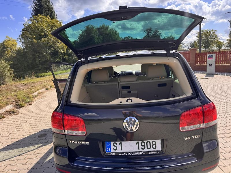 Volkswagen Touareg 3.0TDI 165Kw Pružiny - Tažný - fotka 17 z 19