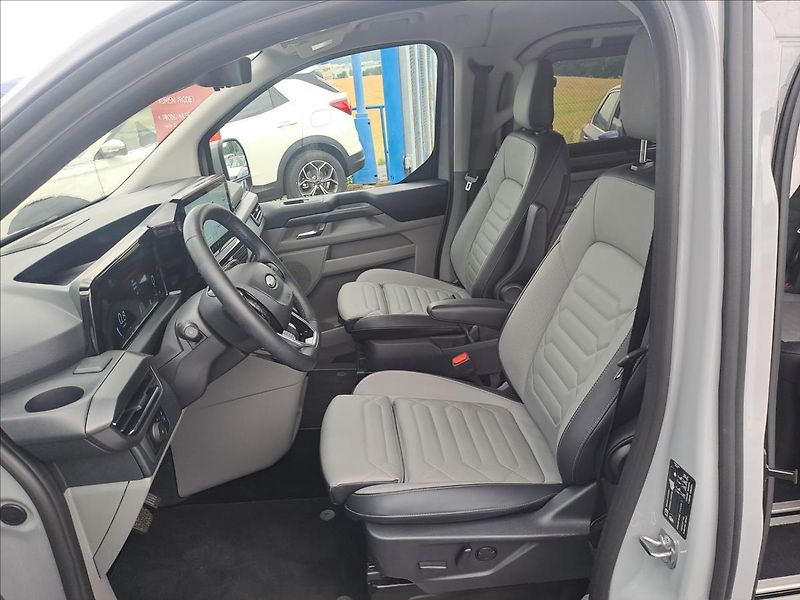 Ford Tourneo Custom 2,0 EcoBlueTitanium X L2 AWD - fotka 11 z 29