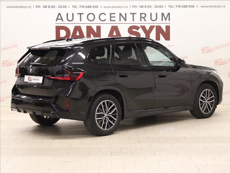 BMW X1 2,0 xDrive 23i M-paket zánovní - fotka 4 z 34