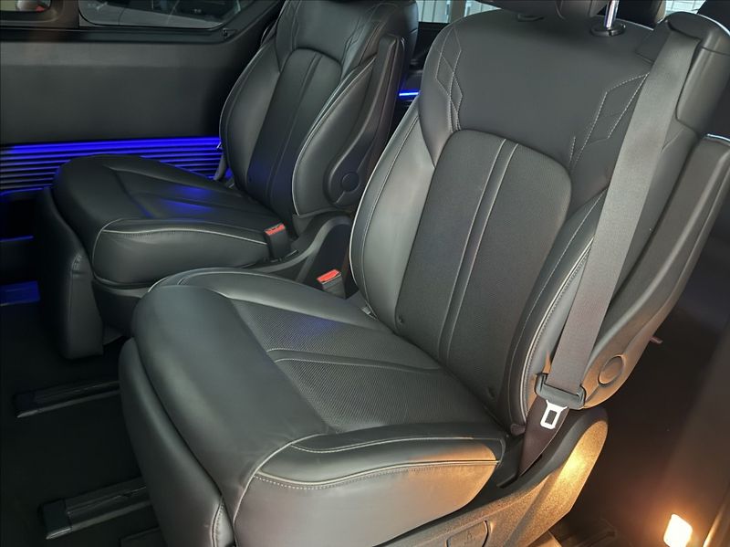 Hyundai Staria 2,2 CRDI PREMIUM LUXURY PANO - fotka 9 z 24
