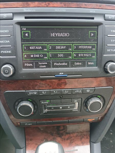 Škoda Octavia 2,0 TDi CR  Elegance - fotka 21 z 22