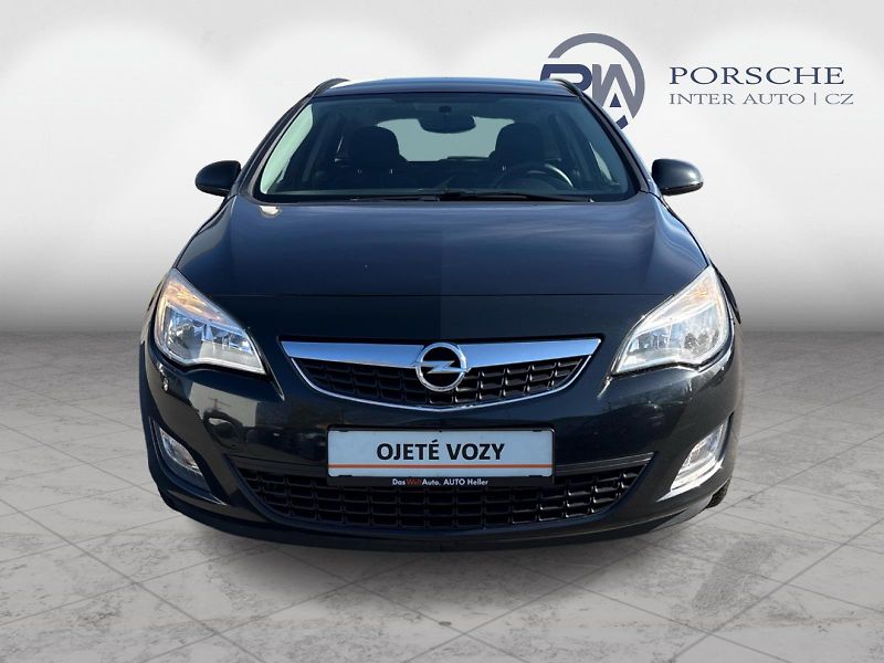 Opel Astra 1.7 TDCi Sports Tourer 81 kW - fotka 4 z 23