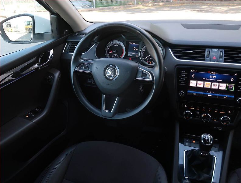 Škoda Octavia (2018) Laurin&Klement 1.4 TSI - fotka 7 z 24