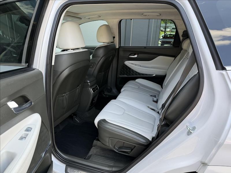 Hyundai Santa Fe 1,6 T HEV 4x4 AT 7M  Luxury - fotka 11 z 26