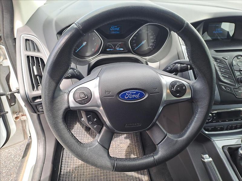 Ford Focus 1,6 ECOBOOST - fotka 11 z 16