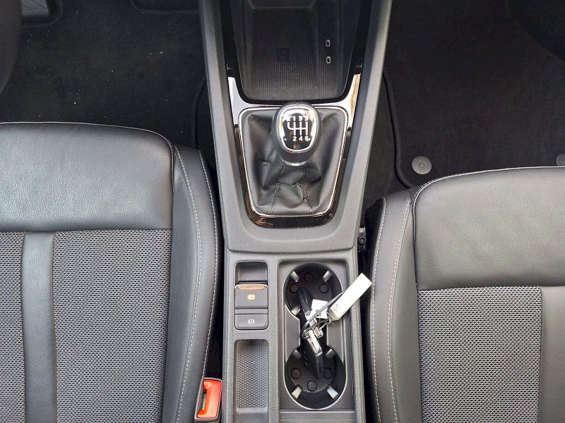Škoda Octavia (2023) COMBI / 2.0 TDI / 85 kW / 6MP - fotka 15 z 33