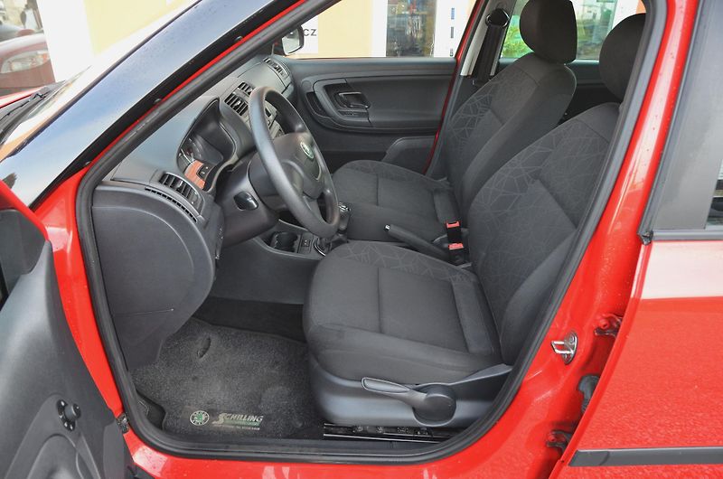 Škoda Fabia (2012) 1.2 TSi 63kW AMBITION / ALU - fotka 19 z 29