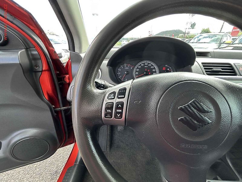 Suzuki Swift (2006) 1.4i 16v - fotka 17 z 17