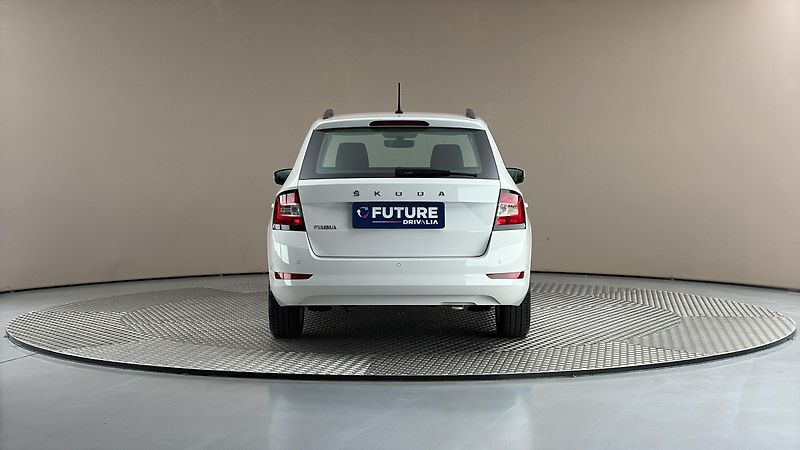 Škoda Fabia 1.0 TSI Ambition Combi - fotka 5 z 23