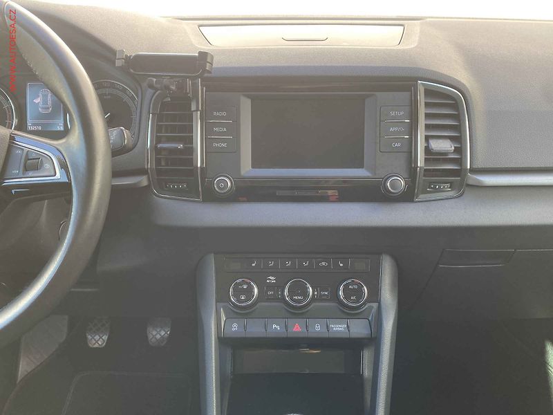 Škoda Karoq (2019) 1.0 TSi, Ambition, +kola - fotka 12 z 18