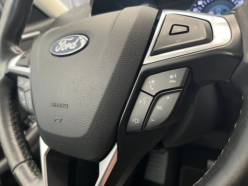 Ford Galaxy 2,0 140kW Titanium AWD 7míst - fotka 10 z 70