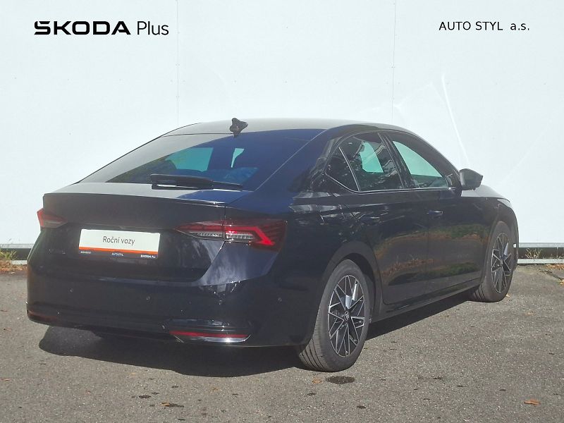 Škoda Octavia (2025) Sportline 2,0 TDI 110 kW DSG - fotka 2 z 24