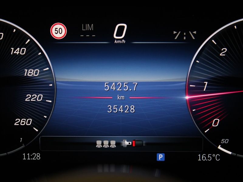 Mercedes-Benz GLA 2,0 200D 4Matic 1.maj.ČR.35tkm - fotka 23 z 23