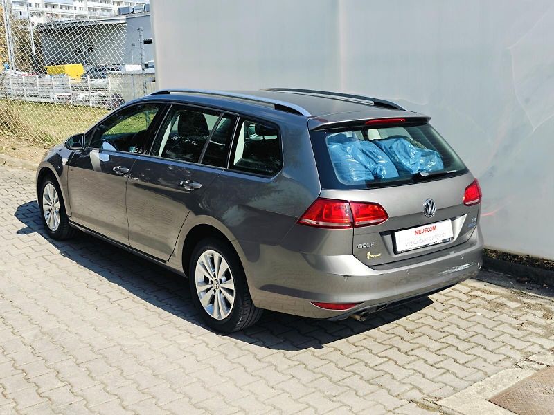 Volkswagen Golf (2014) 1,2 TSI 77 kW Comfortline - fotka 8 z 39