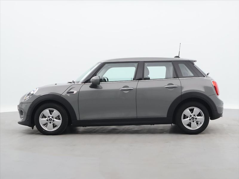 Mini Cooper 1,5 100 kW 1.Maj. Aut.klima - fotka 4 z 28
