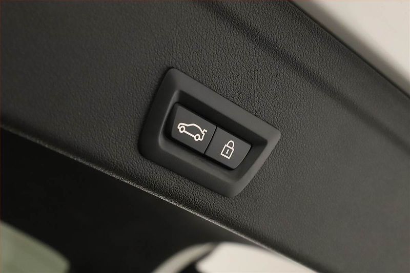 BMW X6 (2022) xDrive40i, ACC, Výhřev, Kamera - fotka 26 z 28