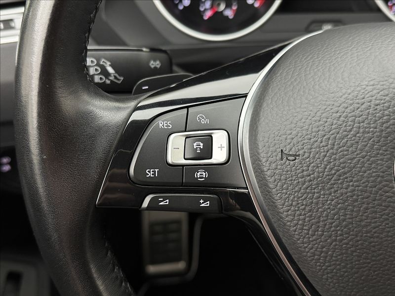 Volkswagen Tiguan 1,5 TSi DSG HUD KAMERA TAŽNÉ - fotka 10 z 50